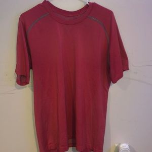 Lulu lemon t shirt